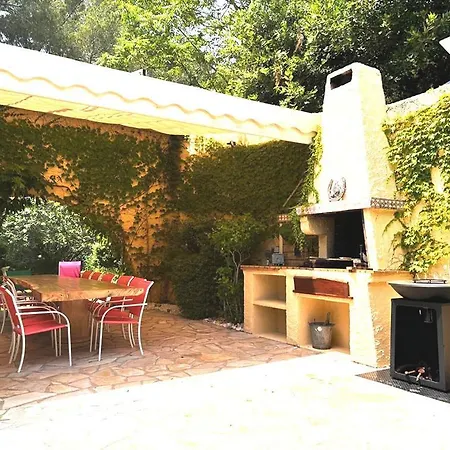 Feerie Oda ve Kahvaltı Puget-sur-Argens